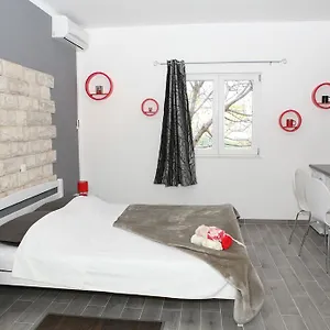 & Dijana Apartman